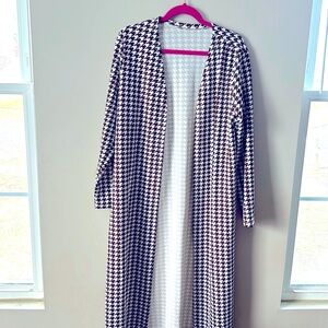 NWOT Long Checker Print Cardigan